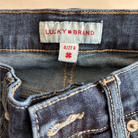 Women's Lucky Brand jeans. - Picture 2 of 6